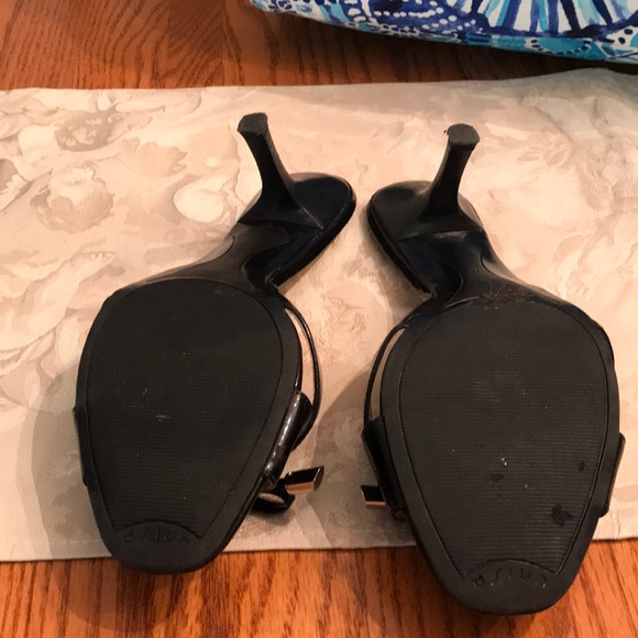 Black Unisa mini heels. Very comfortable - Picture 3 of 4